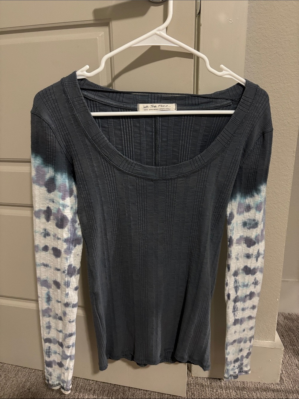 We The Free Charcoal Ribbed Top with White and Blue Tie-Dye Sleeves